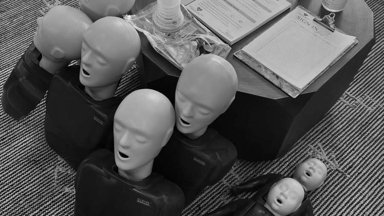 Siap Sambut Anak Kedua, 8 Potret Nikita Willy dan Indra Priawan Ikut Kelas Basic Life Support - Belajar CPR Hingga Heimlich Maneuver