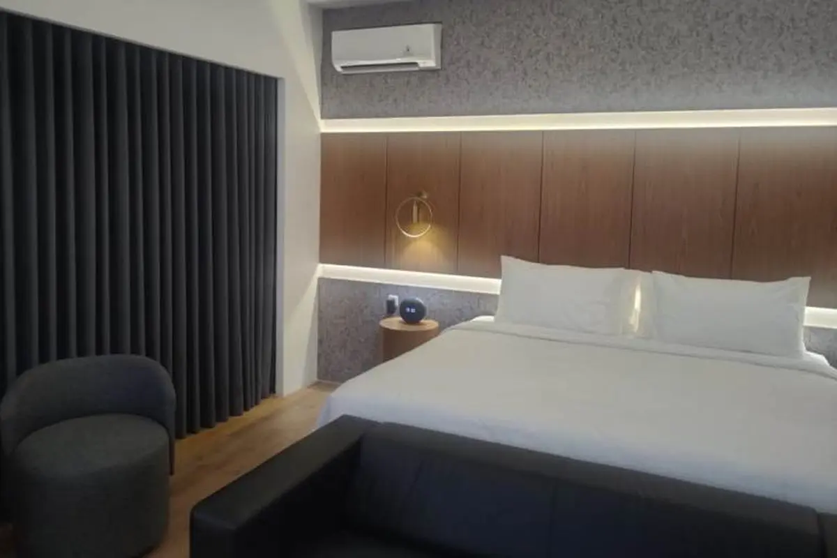 Kamar hotel percontohan di Artotel Group Learning Center.
