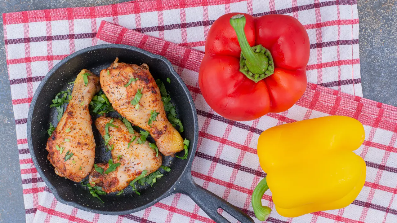 Ayam Panggang Paprika dengan Saus Yogurt Bawang Putih Dapat Menjadi Menu untuk Berbuka