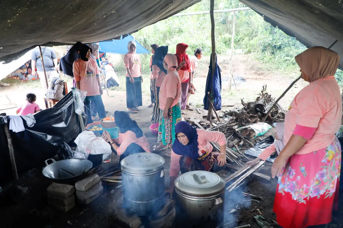 Relawan Mak Ganjar Bangun Dapur Umum- Door to Door Bagikan Bantuan Korban Gempa Cianjur (Istimewa)
