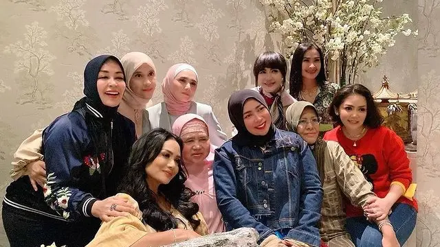 Momen Krisdayanti Bertemu Mamah Dedeh