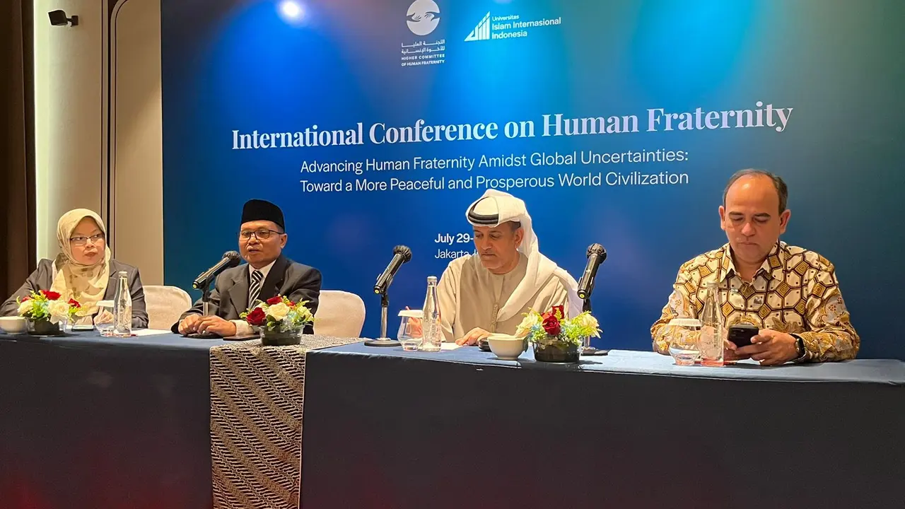 Rektor Universitas Islam Internasional Indonesia (UIII), Prof. Jamhari Makruf (kedua dari kiri) (Istimewa)