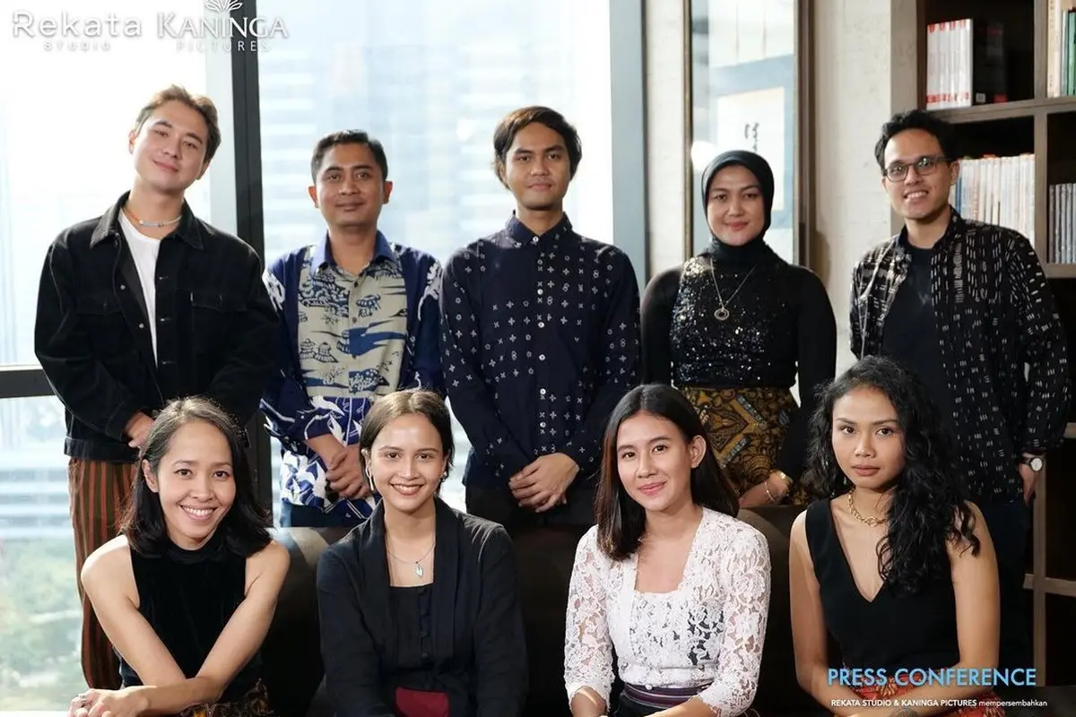 6 Potret Shenina Cinnamon di Konferensi Pers Penyalin Cahaya, Jadi Peran Utama