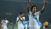 Zenit's Belgian midfielder Axel Witsel celebrates at the of the UEFA Europa League round of 16 football match Torino Vs Zenit on March 19, 2015 at the "Olympic Stadium" in Turin. AFP PHOTO / MARCO BERTORELLO 