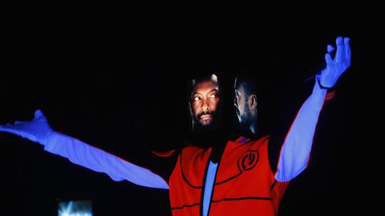 Will.I.am sulap iPad jadi topeng hidup
