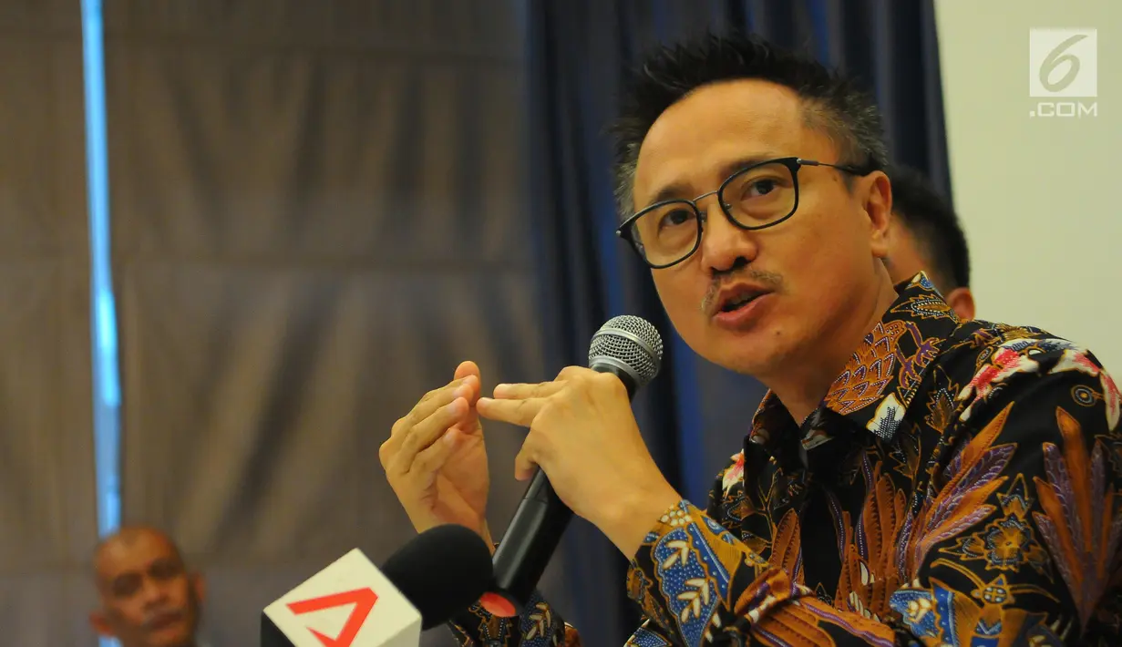 Harry Ponto saat konferensi pers di Jakarta, Senin (8/4). Dalam keterangannya mereka kecewa terhadap maskapai Lion Air dan The Boeing Company, produsen pesawat Boeing 737 MAX 8 terkait penyelesaian klaim asuransi bagi korban kecelakaan Lion Air JT 610. (Liputan6.com/Angga Yuniar)