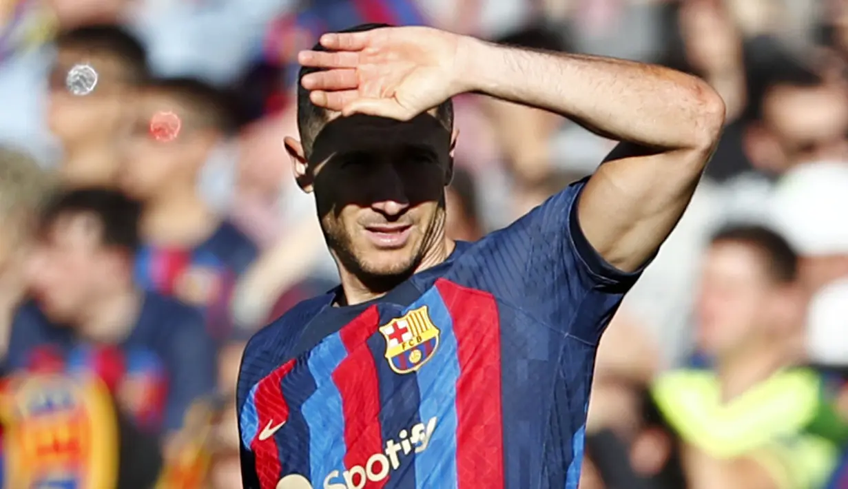 Barcelona gagal meraih poin penuh dalam lanjutan Liga Spanyol 2022/2023. Barcelona ditahan imbang 1-1 oleh Espanyol pada pekan ke-15 di Spotify Camp Nou, Sabtu (31/12/2022). (AP Photo/Joan Monfort)