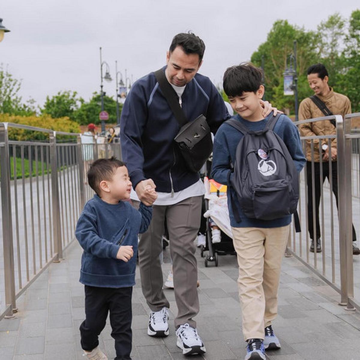 Raffi Ahmad Unggah Foto Keluarga Lengkap dengan Sang Ayah, Bahas Tentang Sosok yang Hidup Selamanya di Hati
