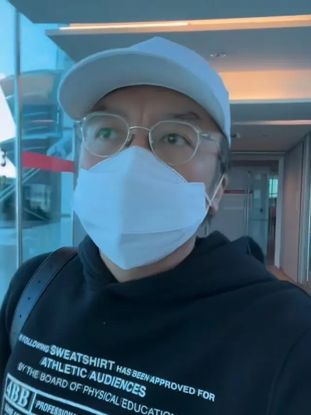Ari Lasso Ditinggal Pesawat