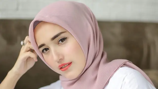 Istri Pasha Ungu