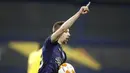 Striker Dinamo Zagreb, Mislav Orsic melakukan selebrasi usai mencetak gol kedua timnya ke gawang Tottenham Hotspur dalam laga leg kedua babak 16 besar Liga Europa 2020/2021 di Maksimir Stadium, Zagreb, Kamis (18/3/2021). Dinamo Zagreb menang 3-0 atas Tottenham. (AP/Darko Bandic)