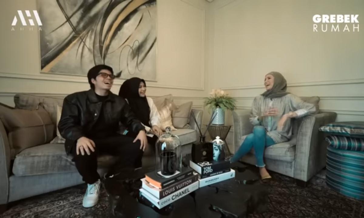 5 Potret Ruang Tamu di Rumah Mewah Olla Ramlan, Ditata Apik Sendiri dengan Nuansa Super Homey yang Bikin Betah