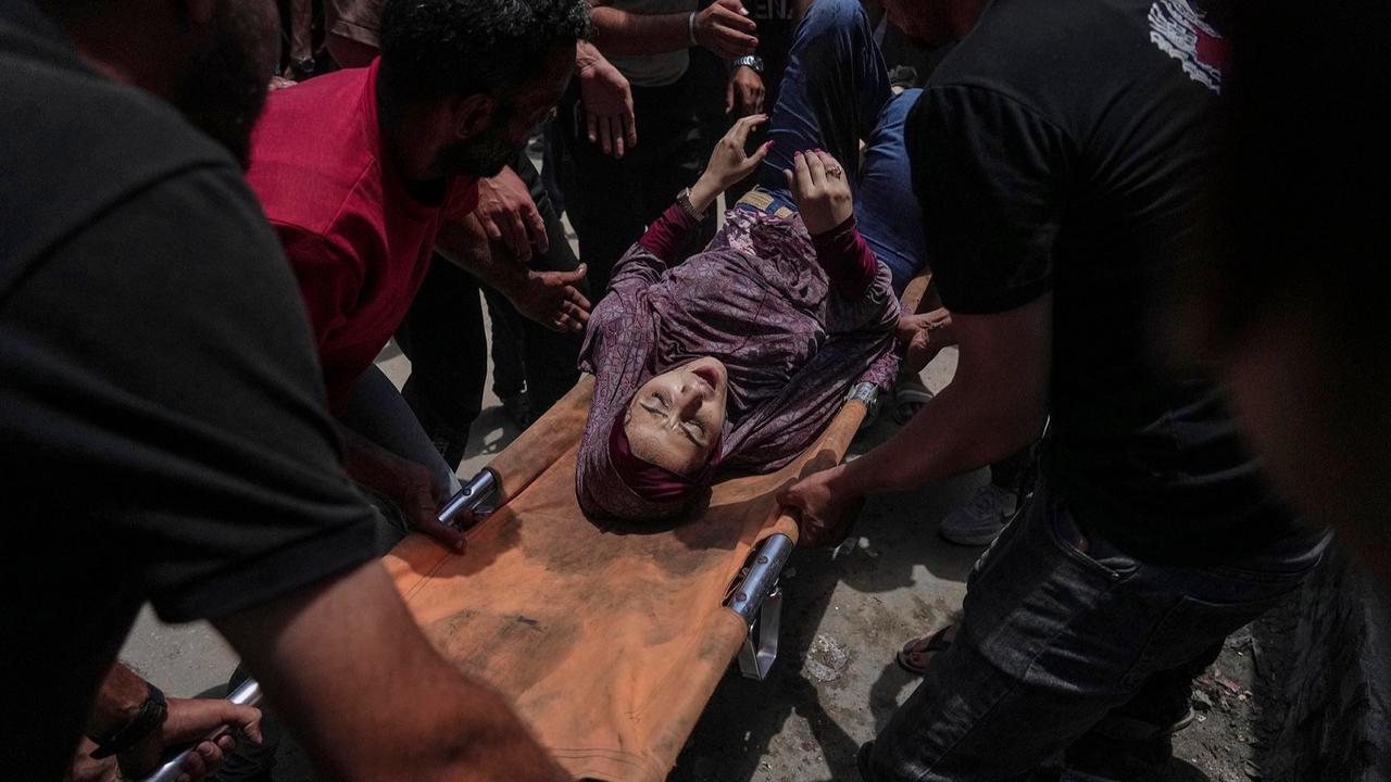 FOTO: Biadab! Serangan Israel Kembali Hantam Tenda Pengungsi di Gaza
