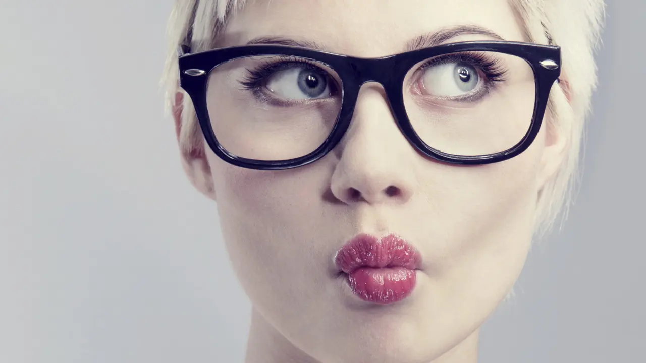 Makeup for Those with Glasses - errine