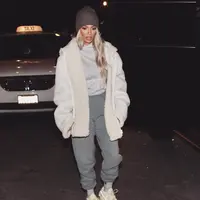 Kim Kardashian terkenal dengan keseksiannya dan berani untuk tampil seksi dengan busana mini. (instagram/kimkardashian)