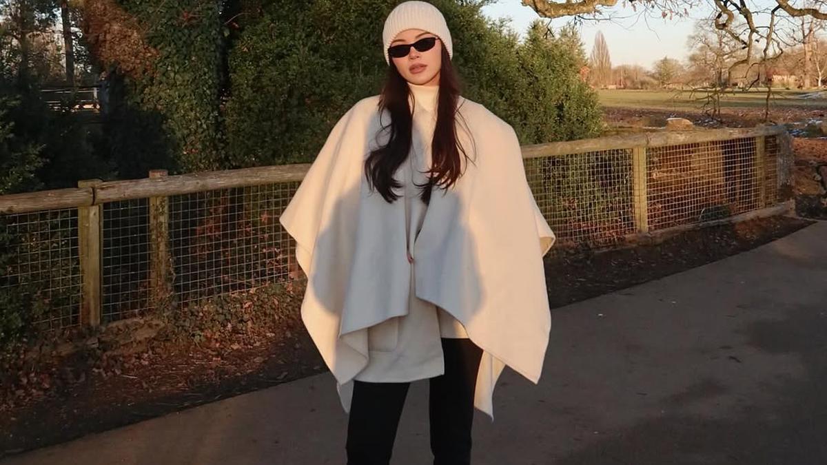 Gaya Bumil Alyssa Daguise Liburan di Inggris, Selalu Modis Meski Berbadan Dua