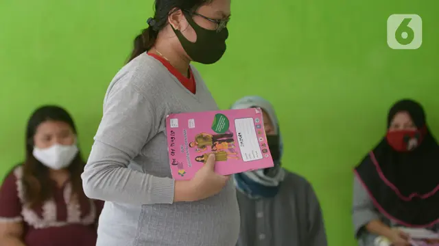 Ibu Hamil Ikuti Swab Test