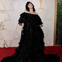 Melihat penampilan Billie Eilish di Oscars 2022 yang hadir bersama sang kakak (instagram/hylentino)