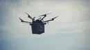 Foto yang dirilis dan diambil pada September 2021 menunjukkan menunjukkan drone Unither Bioelectronique terbang di atas kawasan perkotaan dengan kepadatan tinggi di Toronto, Kanada. Drone itu menempuh jarak 1,5 km dengan perjalanan selama enam menit. (Jason van Bruggen/Unither Bioelectronique/AFP)