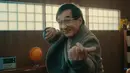 V BTS dan Jackie Chan [Foto: YouTube/SimInvest]