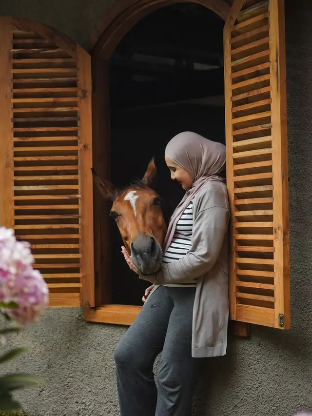 Potret Zaskia Sungkar Selama Kehamilan Anak Kedua