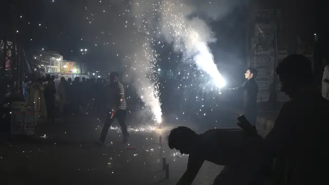 Gemerlap Malam di Pakistan Menyambut Maulid Nabi