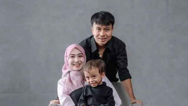 Galyas dan Qgun adalah pasangan suami istri (The Couple TikToker)