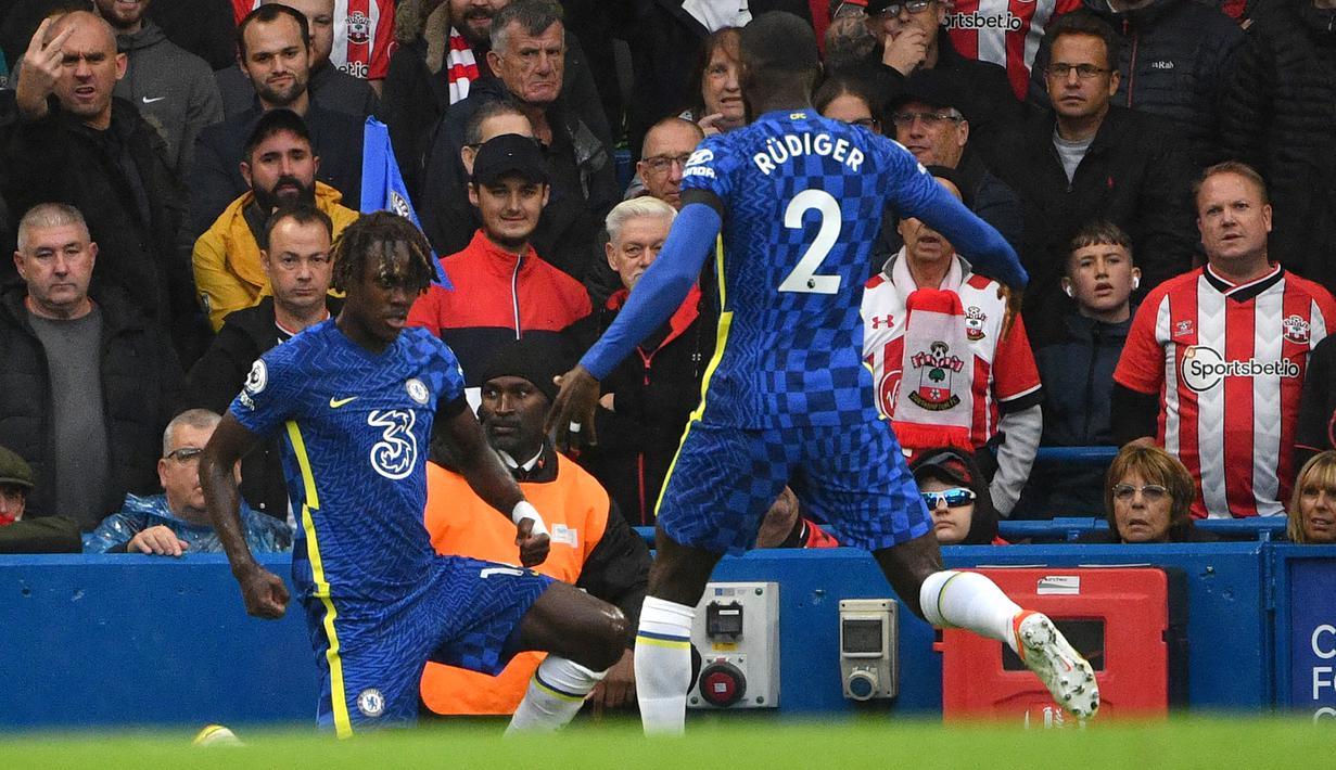 Chelsea unggul 1-0 melalui Trevoh Chalobah pada menit ke-9 melalui sundulan memanfaatkan kemelut sepak pojok. (AFP/Justin Tallis)