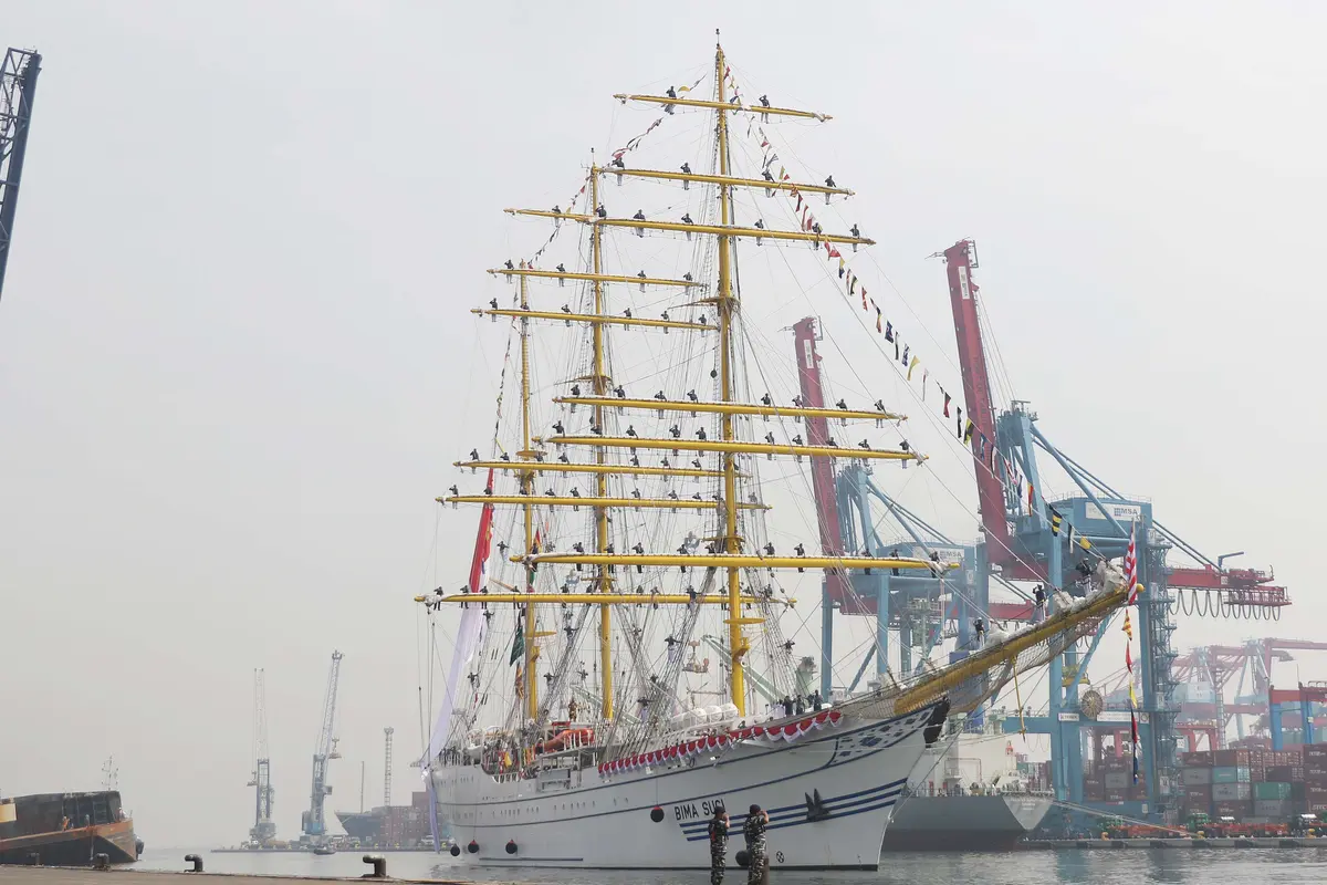 KRI Bima Suci Tiba di Jakarta
