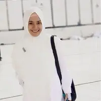 Ikke Nurjanah mengaku ia sempat membuka hijab karena pekerjaan. Ia pun ditegur banyak orang termasuk orangtuanya. (Foto: instagram.com/ikkenurjanah0518)