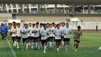 Sebanyak 24 pemain mengikuti sesi latihan perdana pada TC yang berlangsung di Stadion Madya, Jakarta, Jumat (7/8/2020). (dok. PSSI)