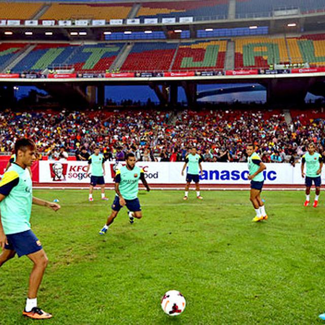 Barcelona Tak Mau Main Di Stadion Bukit Jalil Malaysia Bola Liputan6 Com