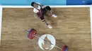 Lifter Indonesia, Eko Yuli Irawan gagal melakukan angkatan clean and jerk pada cabor angkat besi Olimpiade Paris 2024 di South Paris Arena, Paris, Prancis, Rabu (07/08/2024). (AP Photo/Pool/Dita Alangkara)