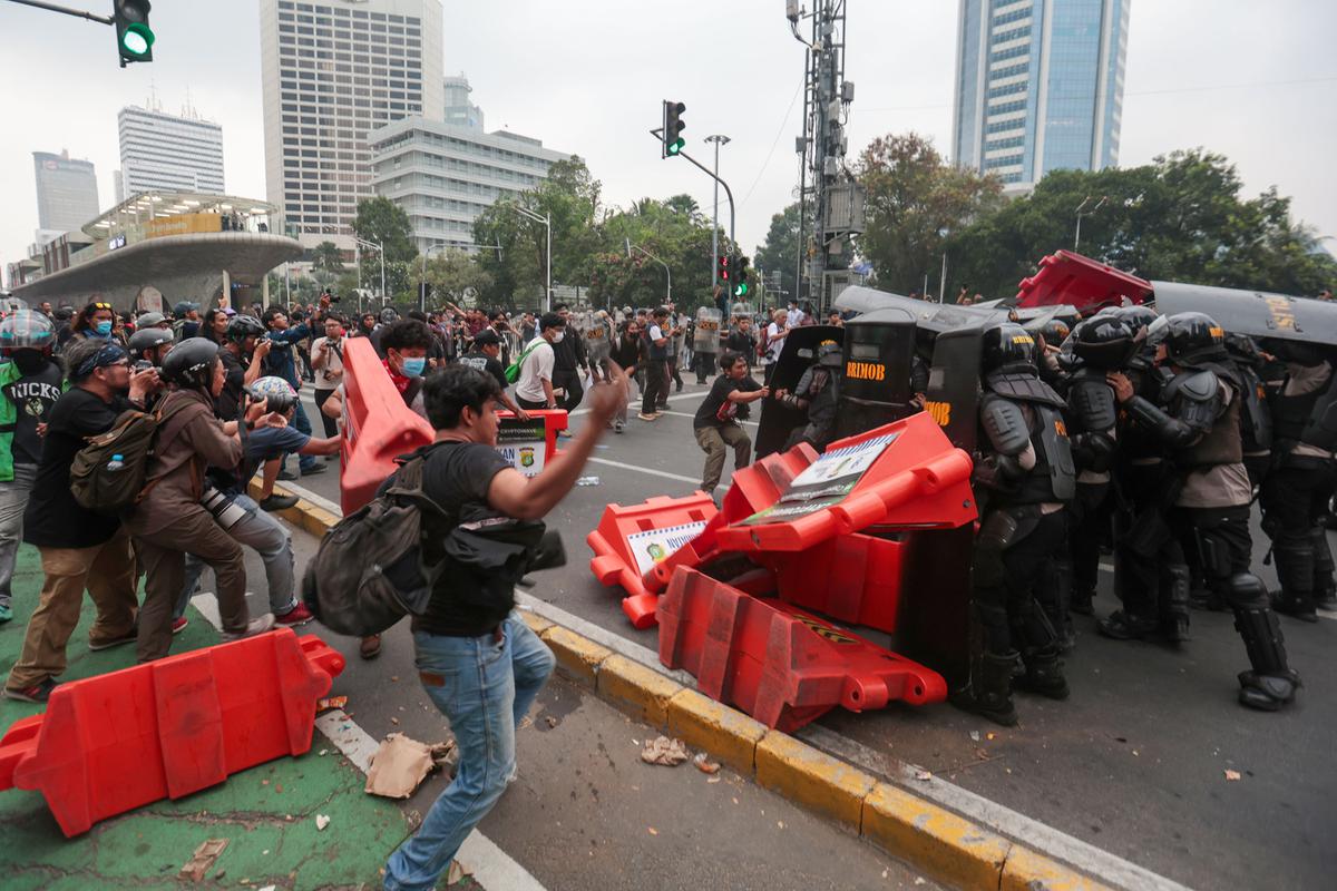 Kericuhan Pecah Saat Demo Sumpah Pemuda di Jalan Sudirman
