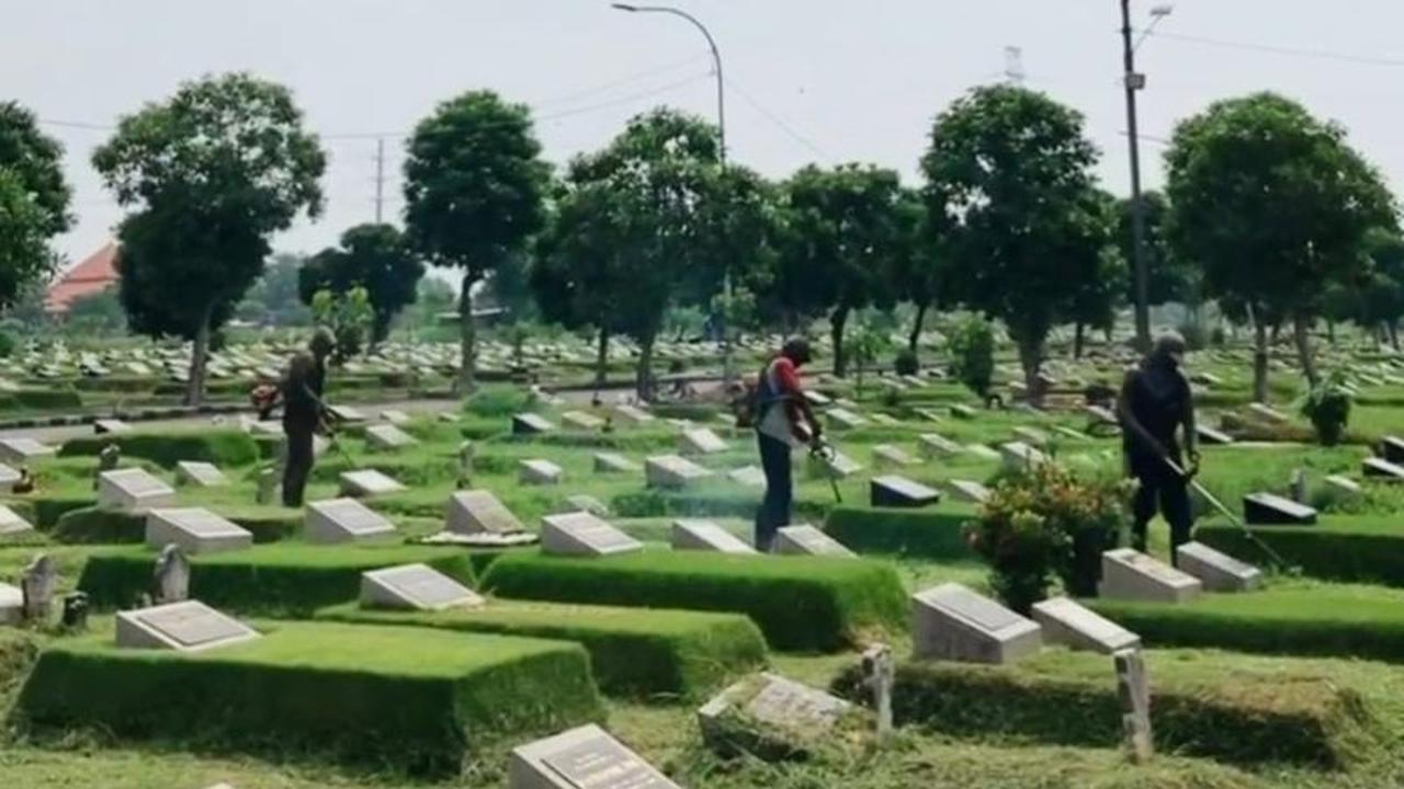 Pemkot Surabaya Tegaskan Parkir Gratis di Area Makam, Waspada Pungli