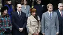 Prince William, Prince Harry dan Kate Middleton sendiri nggak punya akun media sosial. (ADRIAN DENNIS / AFP)