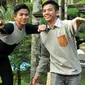 Rizki dan Ridho D'Academy 2 saat melakukan syuting untuk video klip berjudul Kembalilah Padaku. Foto: Panji Diksana/Liputan6.com