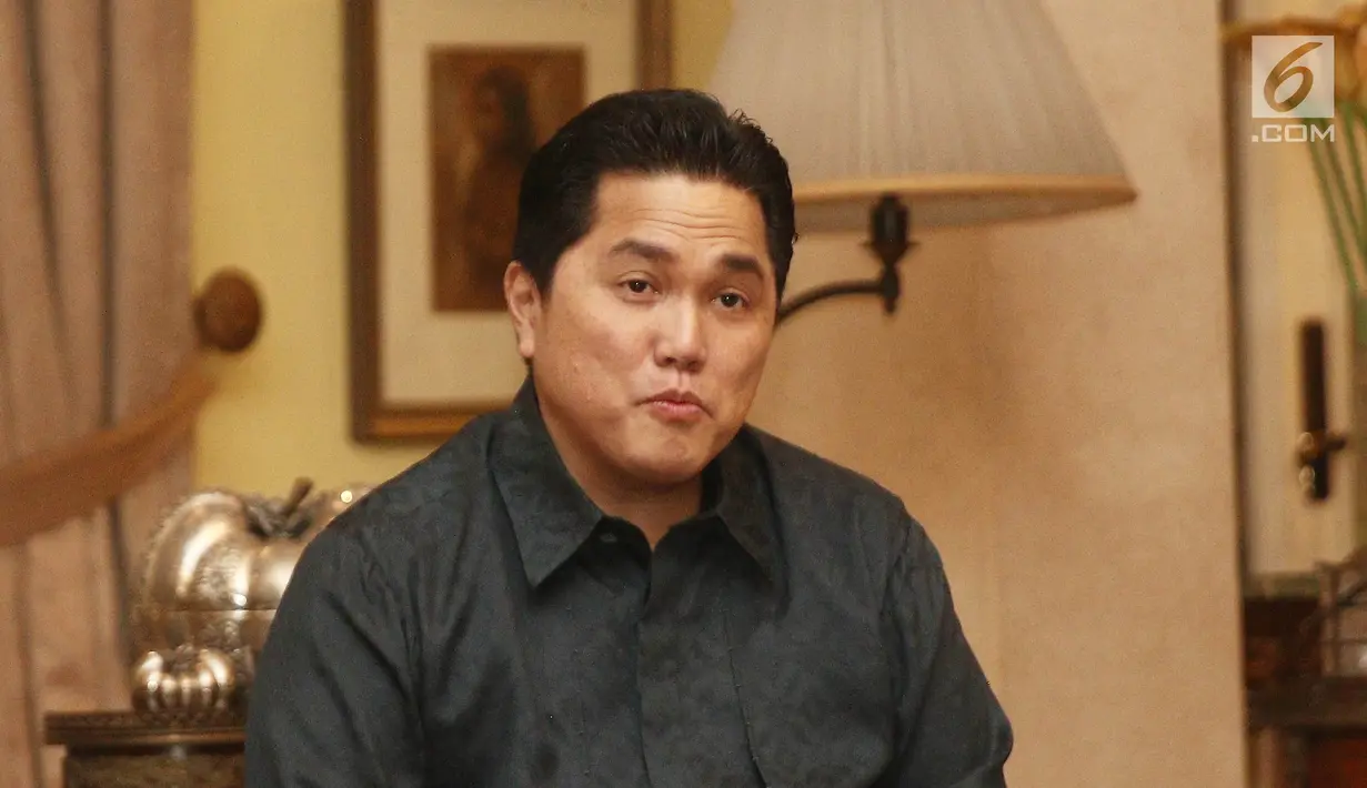 Ketua Tim Kampanye Nasional Jokowi-Ma'ruf Amin, Erick Thohir memimpin pertemuan sembilan perwakilan partai pendukung koalisi ke kediaman pribadi Ketua Dewan Pembina Partai Golkar, Aburizal Bakrie di Jakarta, Senin (8/10). (Liputan6.com/Herman Zakharia)