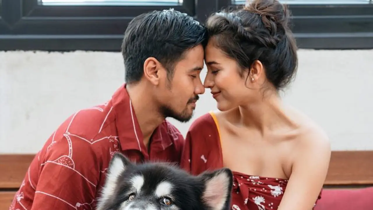 [Bintang] Putri Marino dan Chicco Jerikho