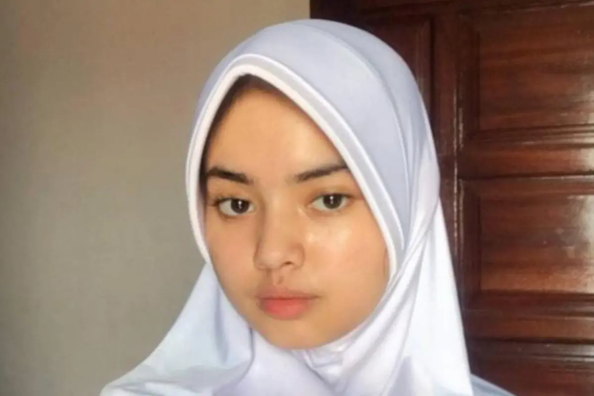 Ardelia Muthia Zahwa  Pembawa Baki Upacara HUT ke-76 Republik Indonesia