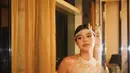 Sebagai salah seorang selebriti muda yang populer, gaya sehari-harinya memang kerap menuai sorotan. Maria yang tampil simpel dalam menjalani aktivitas sehari-hari ini terlihat stylish. Tetapi kalau sudah memakai dress atau gaun, dirinya terlihat anggun dan kadang bikin pangling. (Liputan6.com/IG/@mariatheodoree)