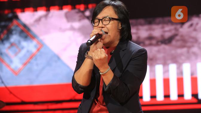 Dewa 19 Grand Final Indonesian Idol 2020, Senin (24/2/2020). (Adrian Putra/Fimela.com)