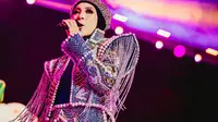 Melly Goeslaw Spontan Ciptakan Lagu untuk Palestina saat Konser di Malaysia