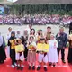 Momen kebersamaan penyerahan penghargaan kepada tim juara DANCOW Indonesia Cerdas Season 2. Foto: DANCOW Indonesia