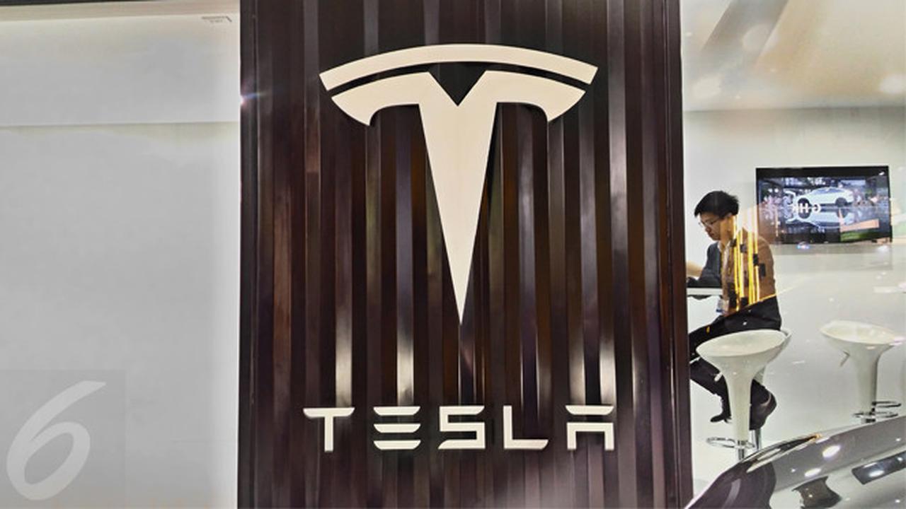 Papan Nama Booth Tesla di Computex 2017. Liputan6.com/Mochamad Wahyu Hidayat