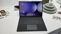 Selain Galaxy S24 FE, Samsung juga memperkenalkan tablet flagship baru mereka, Galaxy Tab S10 Series. Kali ini ada dua versi dari tablet ini yang meluncur di Indonesia yakni Galaxy Tab S10 Plus yang punya layar 12,4 inci dan Tab S10 Ultra dengan layar 14,6 inci. (Liputan6.com/ Agustin Setyo Wardani).