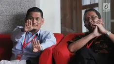 Direktur Bisnis PT Industri Telekomunikasi Indonesia (PT INTI), Teguh Adi Suryandono (kiri) menunggu panggilan oleh penyidik di Gedung KPK, Jakarta, Senin (26/8/2019). Teguh diperiksa sebagai saksi untuk tersangka Direktur Keuangan PT Angkasa Pura II nonaktif Andra Y Agussalam. (merdeka.com/Dwi Narw