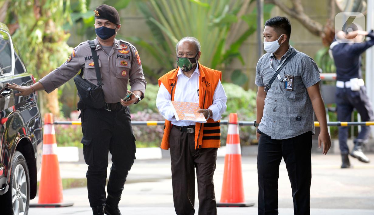 Terdakwa mantan anggota DPRD Kota Bandung, Kadar Slamet akan menjalani persidangan secara online lanjutan di Gedung KPK, Jakarta, Rabu (24/06/2020). Kadar diperiksa terkait kasus dugaan korupsi pengadaan tanah untuk RTH di lingkungan Pemerintah Kota Bandung Tahun 2012-2013. (merdeka.com/Dwi Narwoko)