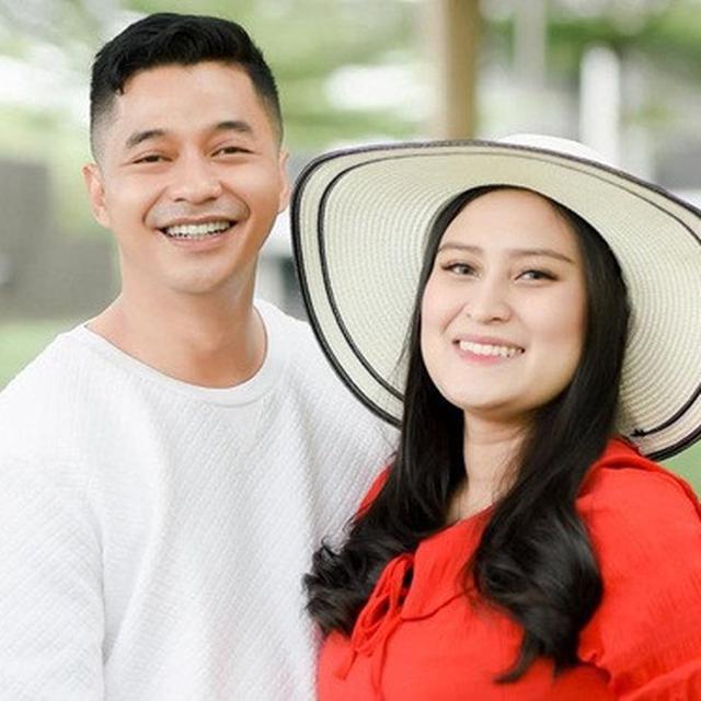 Jadi Suami Siaga Ini Potret 7 Artis Pria Temani Istri Saat Hamil Hot Liputan6 Com