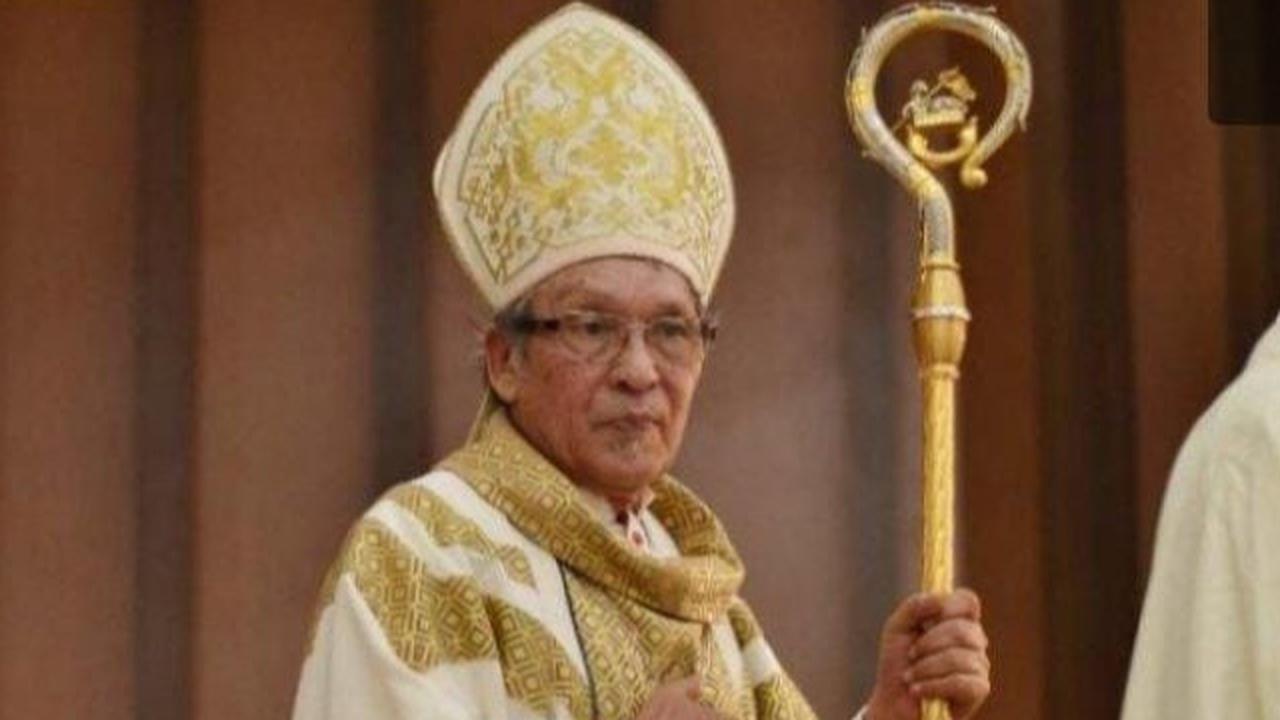 Kisah Toleransi Antar Umat Beragama, Pasangan Muslim Ikut Sambut Jenazah Uskup Emeritus Petrus Turang di Kupang